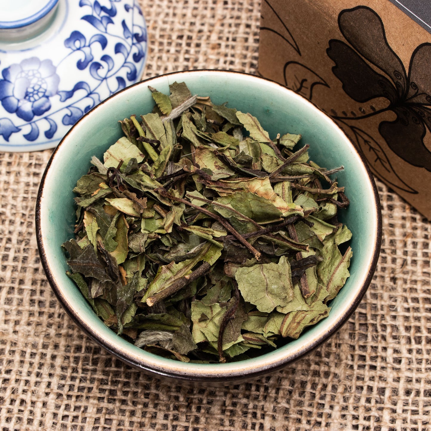 Pocillo con té blanco Pai Mu Dan ArTea en hebras