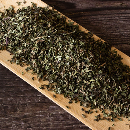 Tabla con Menta ArTea en hebras